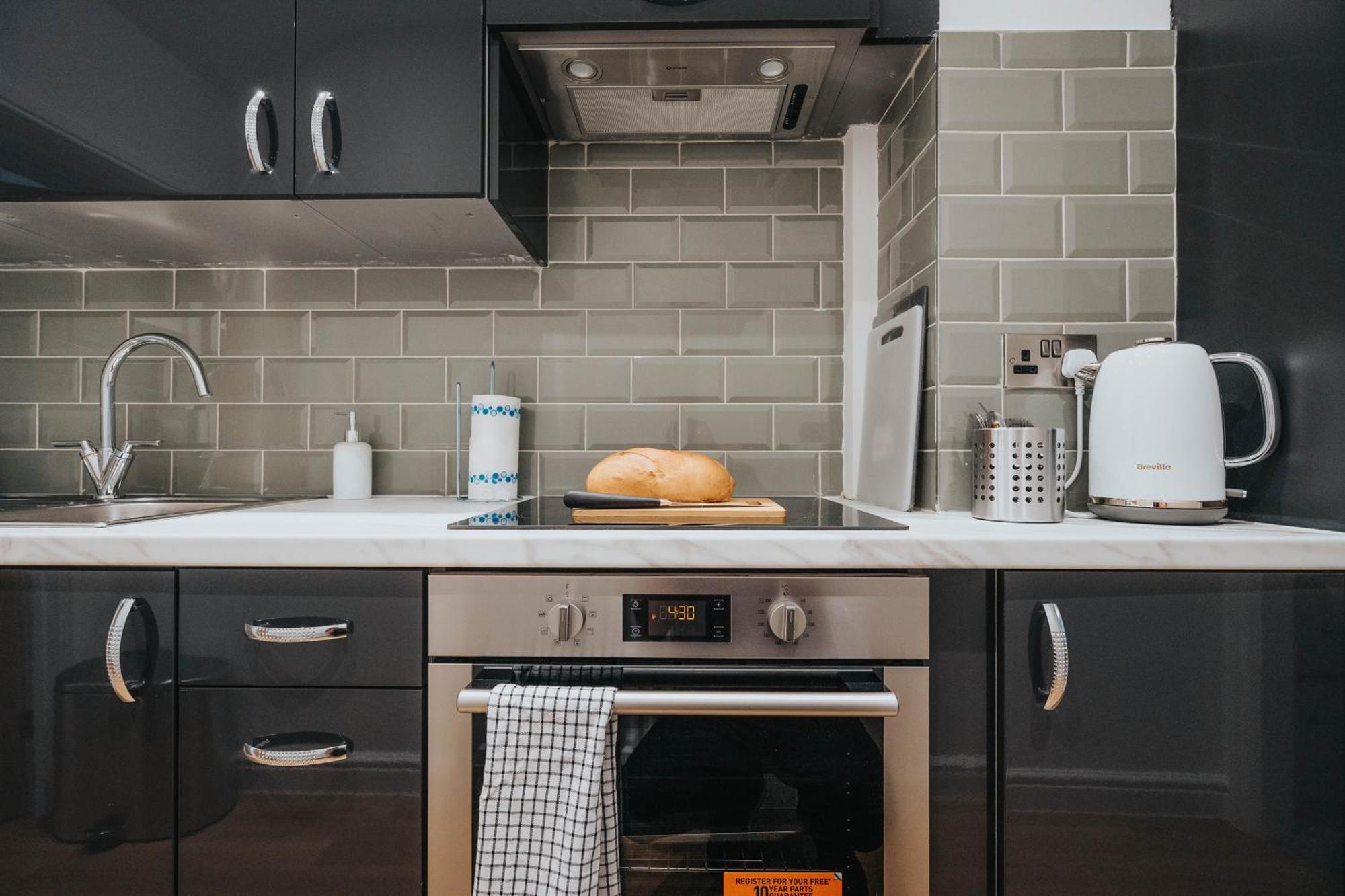 Buxton Apartment - 1 Bed, Free Parking, Wi-Fi Hazel Grove Ngoại thất bức ảnh