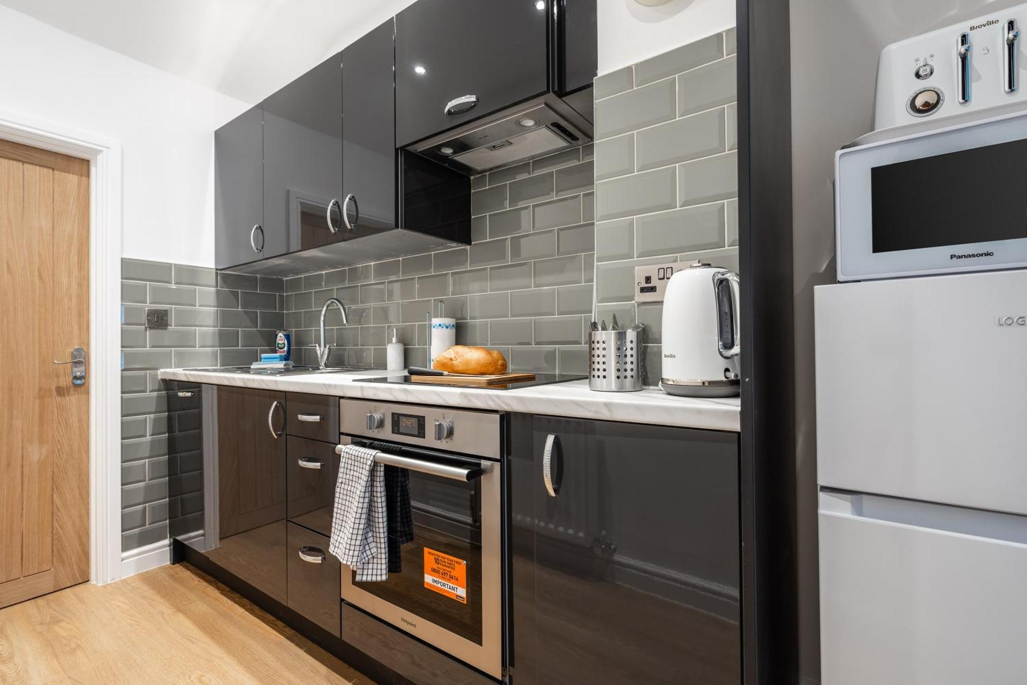 Buxton Apartment - 1 Bed, Free Parking, Wi-Fi Hazel Grove Ngoại thất bức ảnh