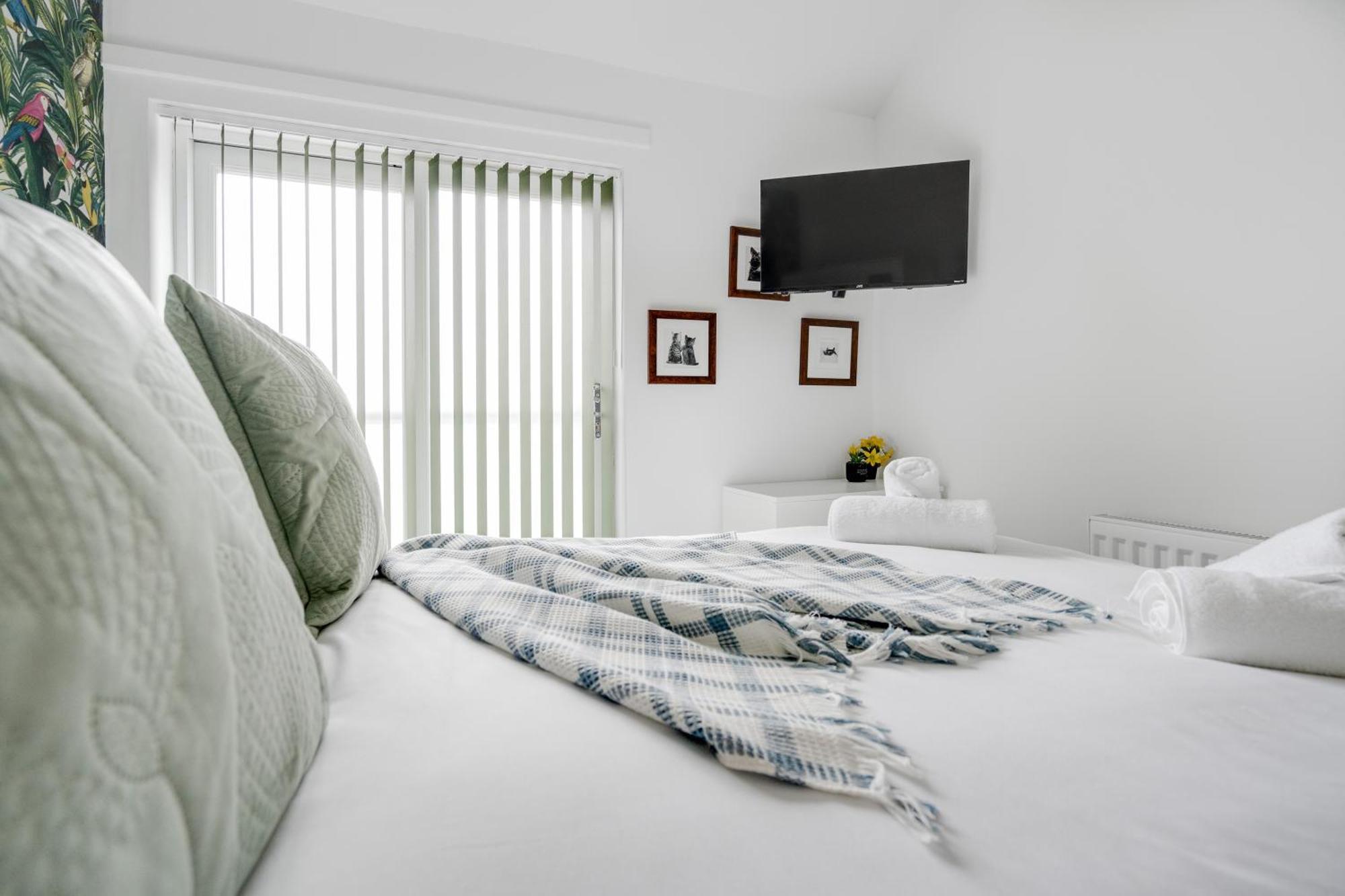 Buxton Apartment - 1 Bed, Free Parking, Wi-Fi Hazel Grove Ngoại thất bức ảnh