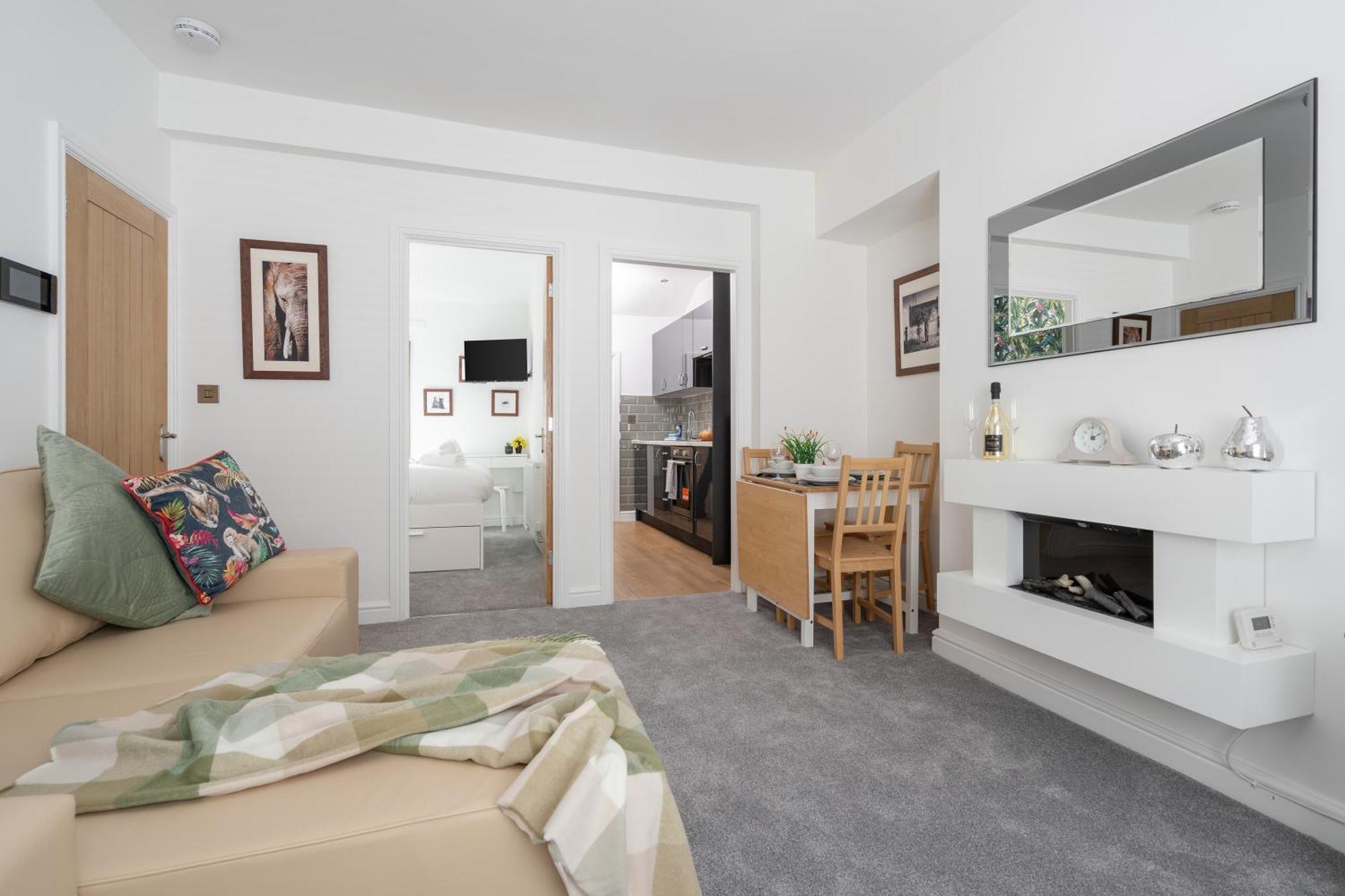 Buxton Apartment - 1 Bed, Free Parking, Wi-Fi Hazel Grove Ngoại thất bức ảnh