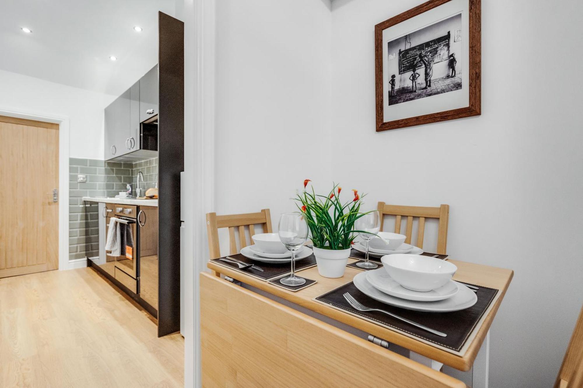 Buxton Apartment - 1 Bed, Free Parking, Wi-Fi Hazel Grove Ngoại thất bức ảnh