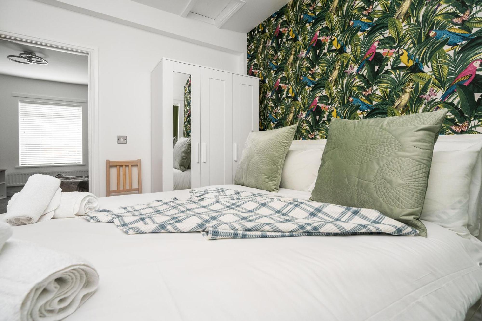 Buxton Apartment - 1 Bed, Free Parking, Wi-Fi Hazel Grove Ngoại thất bức ảnh